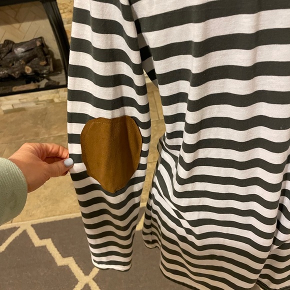 Grey & white striped cardigan leather elbow pads Sz L - Picture 4 of 7